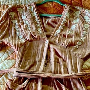 Free People embroidered 👗